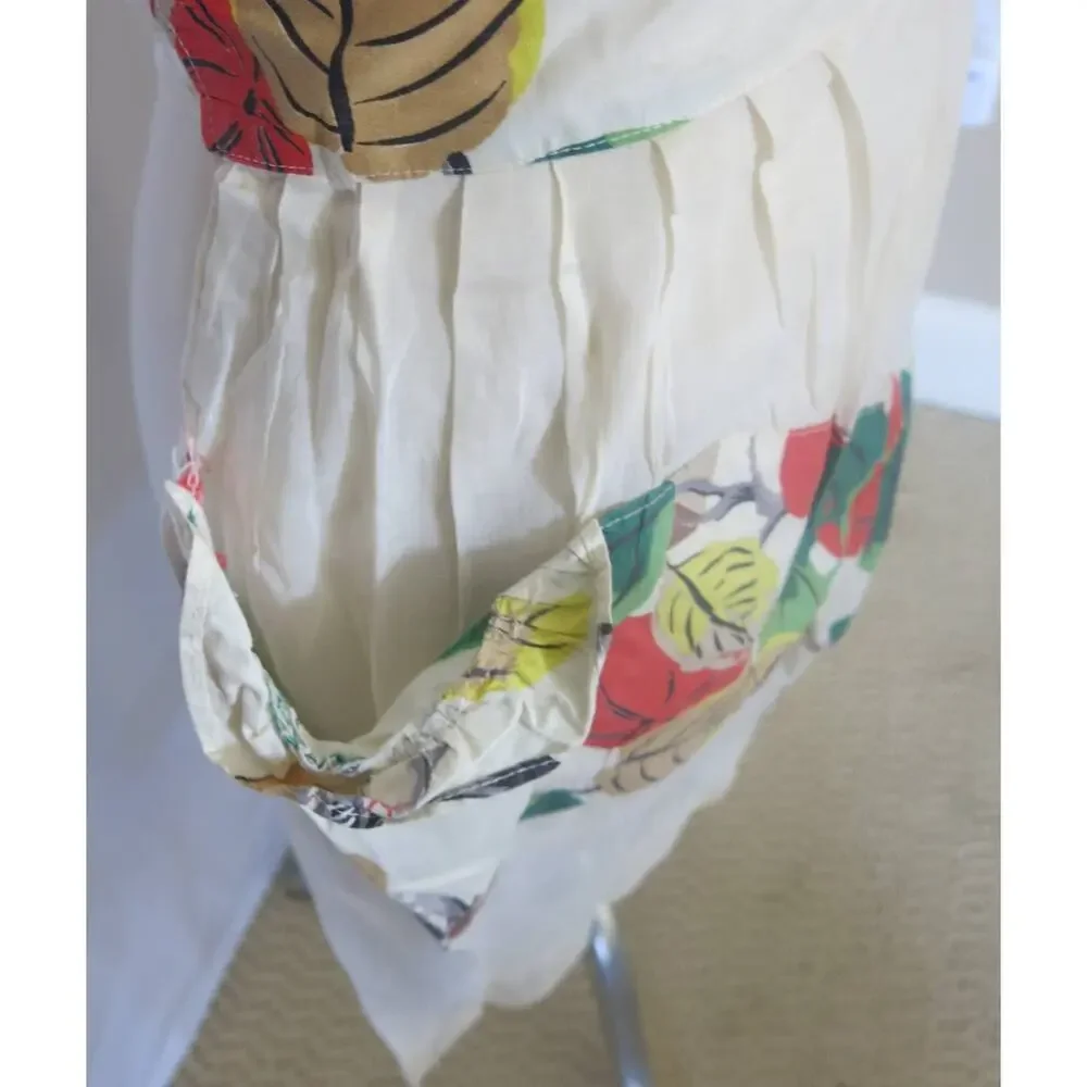 VINTAGE 1950/1960 Half Apron Handmade Pocket Beige with Leaves Tomatoes